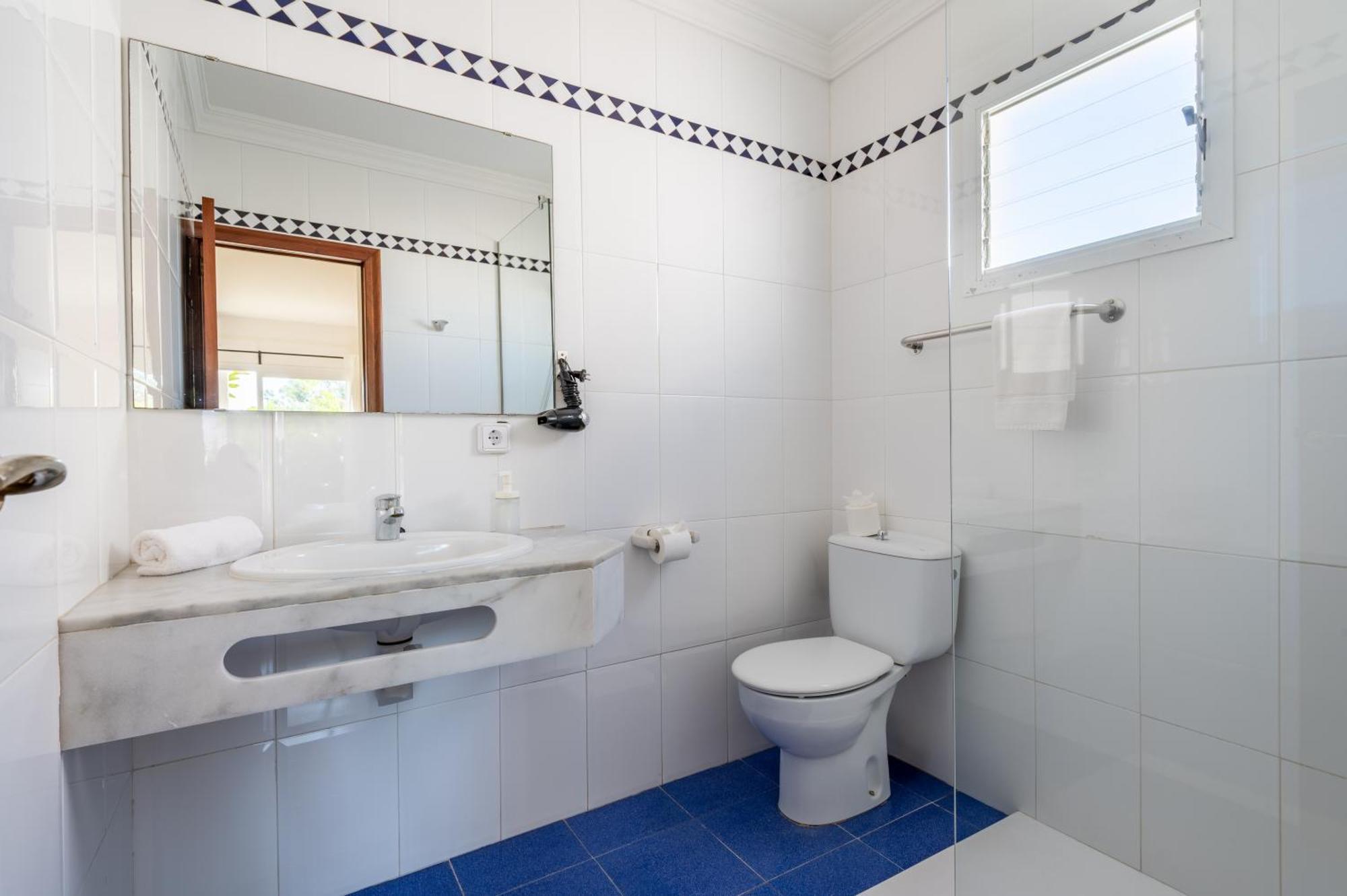 קולוניה סנט ג'ורדי Hotel Martorell By Mhr מראה חיצוני תמונה
